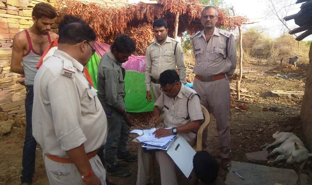 कुल्हाड़ी मारकर की चाचा ससुर ने महिला की हत्या