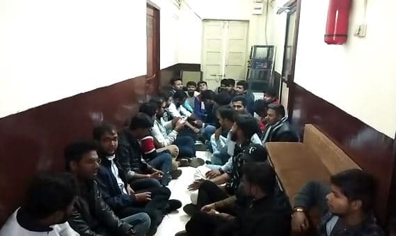 गर्ल्स हॉस्टल की बाथरूम में तांक झांक के मामले में NSUI ने की कुलपति के इस्तीफे की मांग