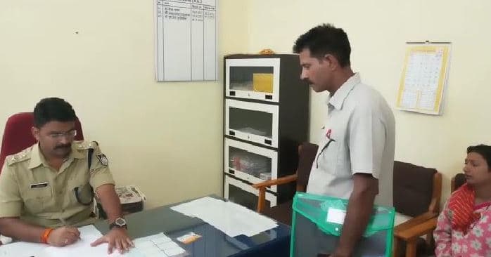 थाना प्रभारी पर CRPF के रिटायर्ड जवान से मारपीट का आरोप, एसपी से शिकायत