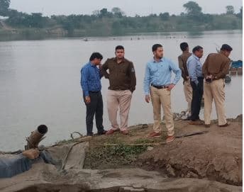 खबर का असर: मल्हारगढ़ में काली रेत के अवैध उत्खनन पर प्रशासन ने की छापेमारी