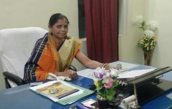 स्कूल में बच्चों को पढ़ाते समय टीचर को आया हार्ट अटैक, मौत