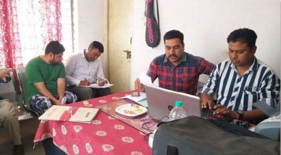 बिलों को पास करने रिश्वत मांग रहा था नपा इंजीनियर, लोकायुक्त ने रंगेहाथों धरा