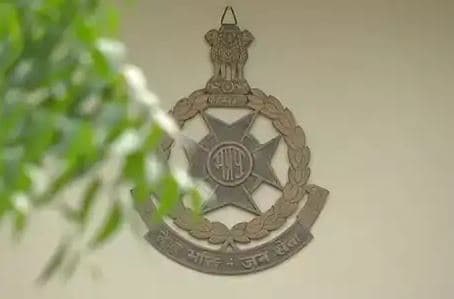 क्या हवा में बरामद किए सैकड़ो मोबाइल, DIG के सवाल पर सकपका गए क्राइम ब्रांच के अधिकारी