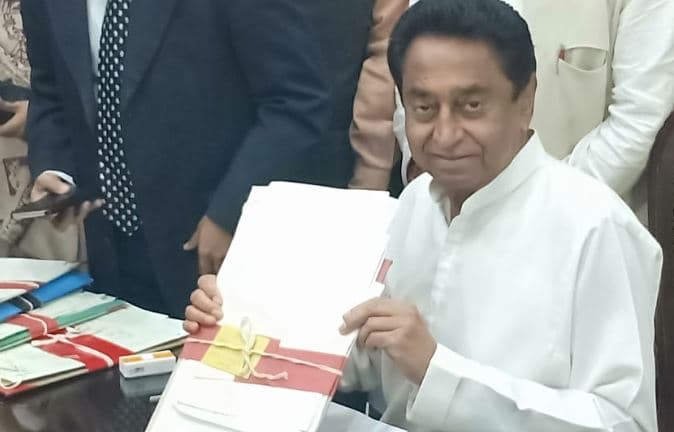 कुर्सी संभालते ही CM कमलनाथ का बड़ा फैसला, ‘कर्जमाफी’ के आदेश जारी