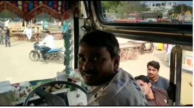 बसों में यात्रा कर रही महिलाएं बोली हमें महसूस होती है असुरक्षा