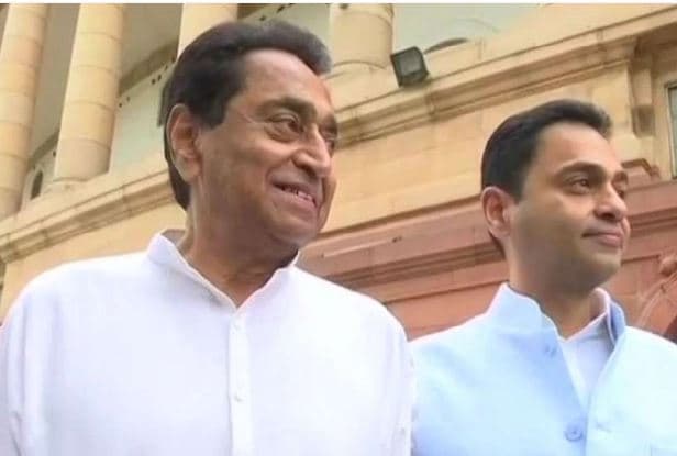 पहली बार सांसद बने बेटे नकुल को संसद छोड़ने पहुंचे कमलनाथ, मीडिया को देख मुस्कुराए