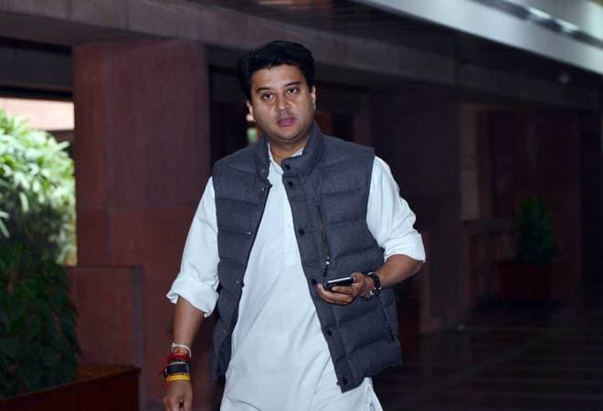 जामिया के छात्रों के समर्थन में आए सिंधिया, लाठीचार्ज को लेकर कही ये बात