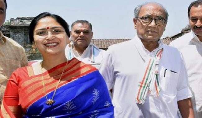 लोकसभा चुनाव लड़ने को लेकर क्या बोली दिग्विजय की पत्नी अमृता, पढ़े यहां