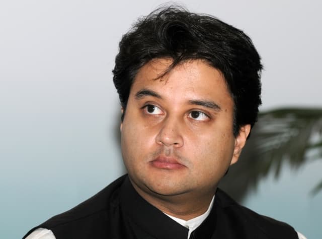कैबिनेट में दबदबे के बावजूद “महाराज” की मुश्किलें बढ़ी,हाईकोर्ट में दायर हुई याचिका
