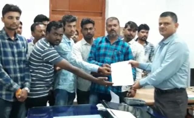 रेत उत्खनन को लेकर फायरिंग मामले में नया मोड़, दूसरा पक्ष पहुंचा एसपी ऑफिस,