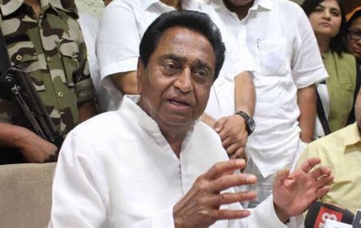 छह महीने बाद सरकार के कामकाज गिनाने जमीन पर उतरे मंत्री