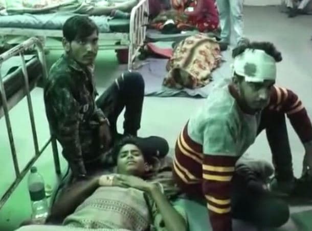मामूली विवाद में चले चाकू, एक की मौत तीन घायल, अस्पताल में भर्ती