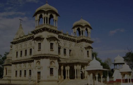 ‘महाराज’ सरकार बनवाने में व्यस्त, ‘सिंधिया छतरी’ की लाइट काटने पहुंच गया बिजली विभाग