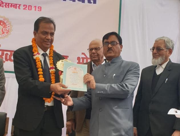 अधिवक्ता अल्ताफ़ क़ुरैशी आयोग द्वारा सम्मानित किये गए