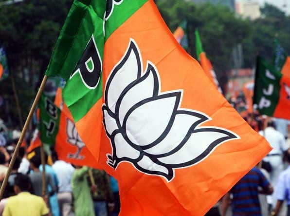 MP : चुनाव से पहले भाजपा के इस नेता पर लगे दुष्कर्म के आरोप, मचा हड़कंप