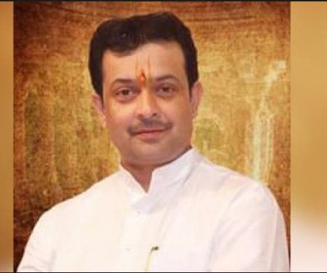 भय्यू महाराज केस: पुलिस ने युवती समेत तीन को किया गिरफ्तार, जेल भेजा