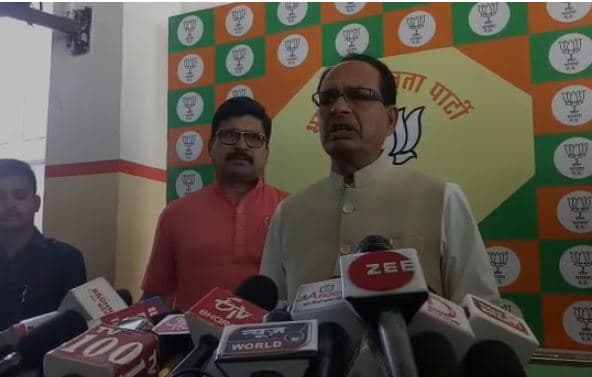 शिवराज का दावा- इस बार BJP को मिलेगी 300 से ज्यादा सीटे, फिर बनेगी मोदी की सरकार