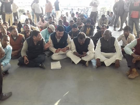 सत्ता में होकर विपक्ष की भूमिका निभा रहे है कांग्रेसी विपक्षी पार्टियां ले रही चुटकी