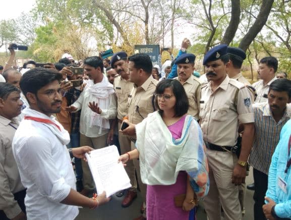 नहर की मांग को लेकर 140 गांव के किसान एकजुट, एएसपी समेत भारी पुलिस बल तैनात