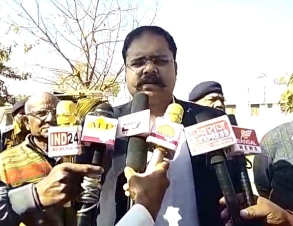 पुलिस थाने पहुंचे एसपी, शराब माफियाओं पर कसेंगे नकेल