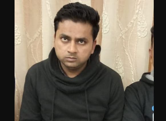 लोकायुक्त की कार्रवाई, कोषालय का बाबू रिश्वत लेते रंगेहाथों धराया