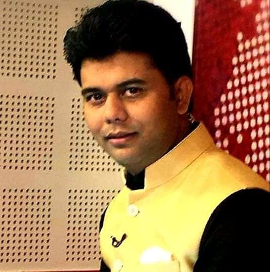महिला अफसरों की वायरल होती तस्वीरों पर वरिष्ठ पत्रकार नवीन पुरोहित की बेबाक टिप्पणी