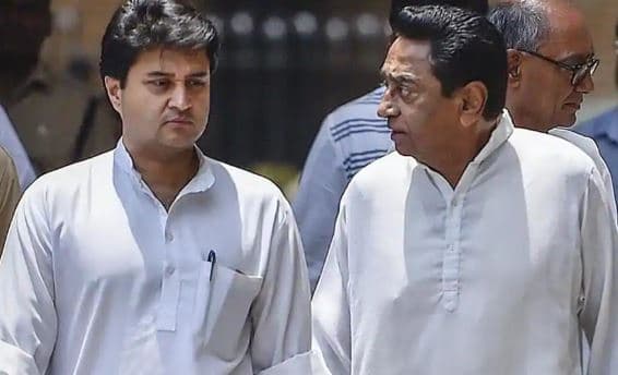 BIG NEWS: कमलनाथ कैबिनेट की बैठक में सिंधिया समर्थक मंत्रियों का बवाल, सीएम से बहस