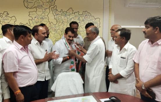 ‘हाथी’ से उतरे साहब सिंह, दिग्विजय सिंह की मौजूदगी में की ‘घर वापसी’