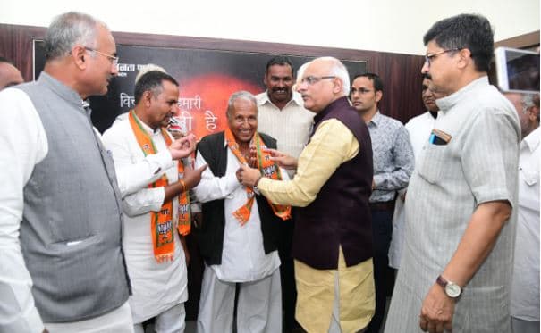 VIDEO : दिग्विजय के करीबी माने जाने वाले अब इस कांग्रेस नेता ने थामा बीजेपी का दामन