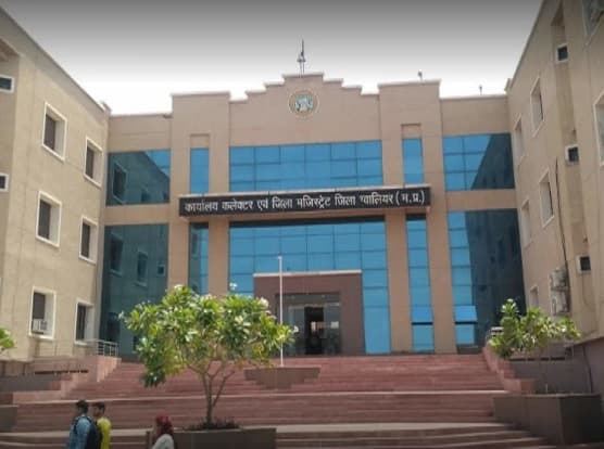 कलेक्टर की पोस्ट पर सैनिक की गुहार -“मेरे परिवार को गुंडों से बचाइए कलेक्टर साहब”