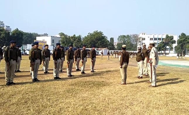 डीआईजी ने किया वार्षिक पुलिस निरीक्षण, पुलिसकर्मियों को दी कई हिदायत