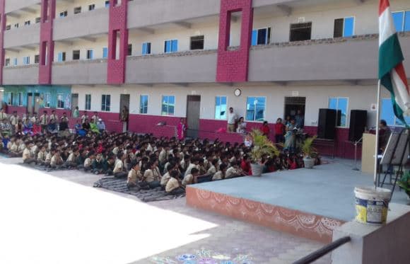 नौनिहालों में देशभक्ति का जज्बा : स्कूली बच्चों ने लिया सेना में जाने का संकल्प