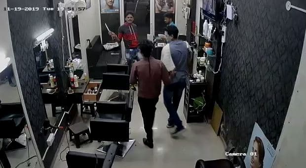इंदौर में बदमाशों का तांडव, दुकानों में तोड़फोड़ कर की लूट, राह चलते लोगों को मारे चाक़ू