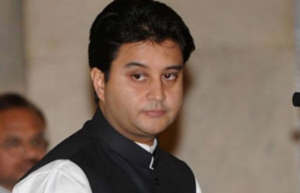 शक्ति संतुलन के लिए सिंधिया के हाथों में दी जा सकती है कमान