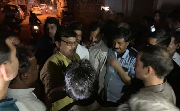 पानी की समस्या जानने पूरी रात घूमे मंत्री जी, जनता ने सुनाई खरी खोटी