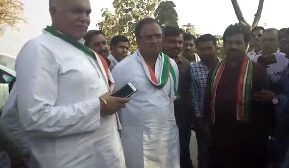 VIDEO: अरुण यादव का विरोध, लगे नारे.. ‘माफ करो महाराज, हमारा नेता शिवराज’