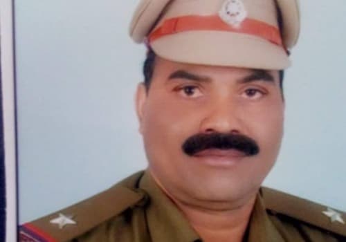 ASI ने पेश की ईमानदारी की मिसाल, स्टेशन पर छूटा महिला का सामान लौटाया, ऐसे किया संपर्क