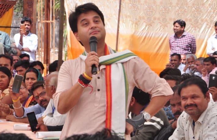सिंधिया का तंज-13 साल शिवराज जी का इंतजार करता रहा, वे नहीं आए, सत्ता जाते ही दौरे कर रहे