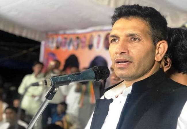 कांग्रेस की बैठक में हुई बत्ती गुल, नाराज हुए कमलनाथ के मंत्री, इंजीनियर निलंबित