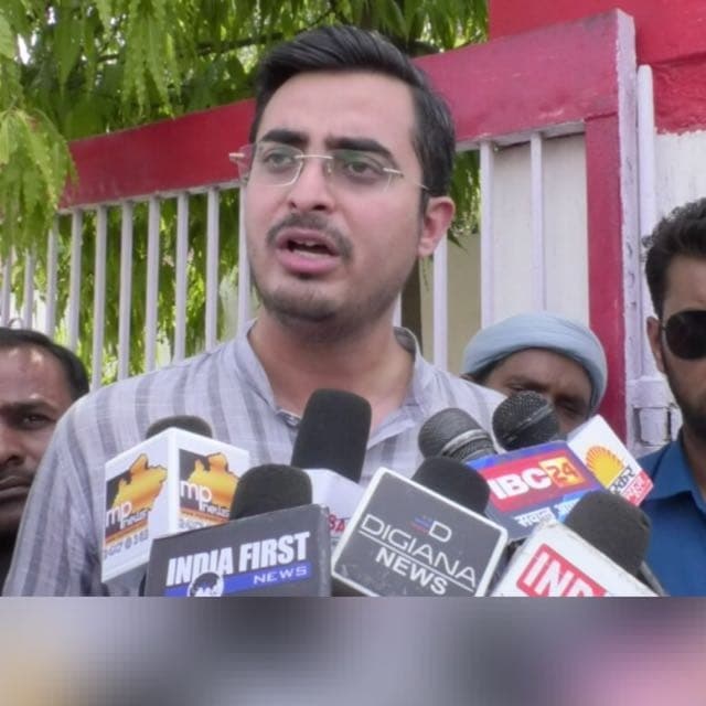 शहर काज़ी के समर्थन में आए कांग्रेस नेता अब्बास हफ़ीज़, बोले- ”उन पर सवाल खड़े करना ग़लत ”