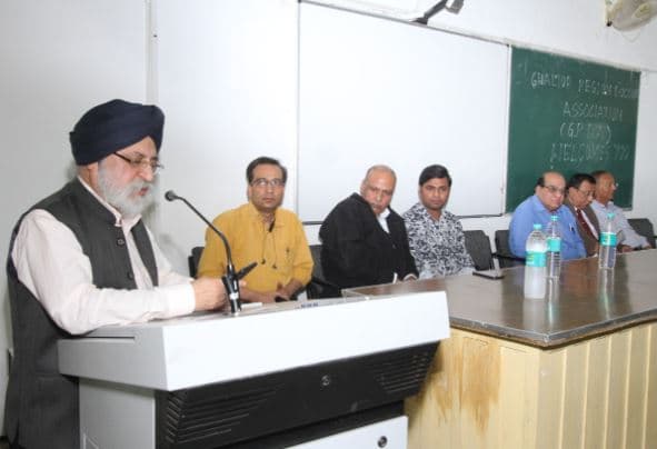 डॉक्टरों का गुस्सा, ‘अब कमिश्नर-कलेक्टर को नहीं कहेंगे ‘सर’, इलाज के लिए नहीं जायेंगे घर’