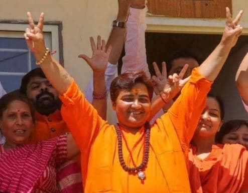 साध्वी प्रज्ञा को बनाया रक्षा मंत्रालय की कमेटी का सदस्य, कांग्रेस ने उठाए सवाल