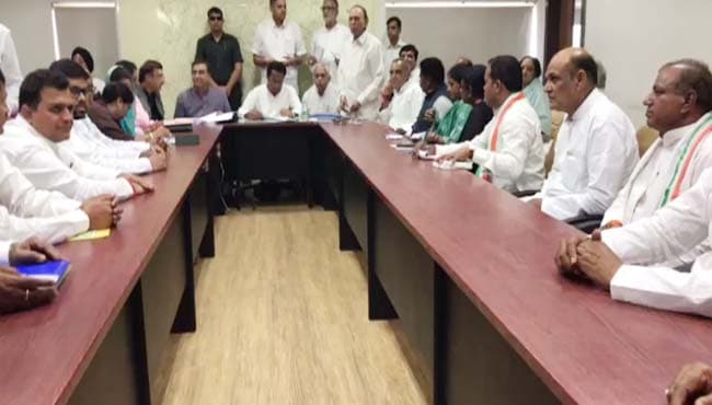 नतीजों से पहले MP में आज कांग्रेस की बड़ी बैठक, प्रत्याशियों को दिए जाएंगे टिप्स