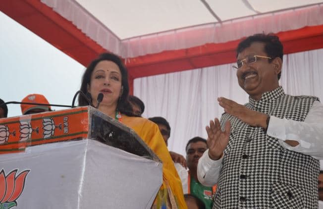 जब मंच से ‘ड्रीम गर्ल’ ने कहा-‘चल धन्नो तेरी बसंती की इज्जत का सवाल है’, झूम उठे लोग