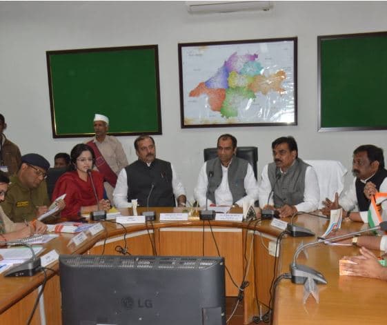 CM उलझन में पड़ना नहीं चाहते, युवाओं की तरह सोचें अधिकारी: मंत्री प्रियव्रत सिंह