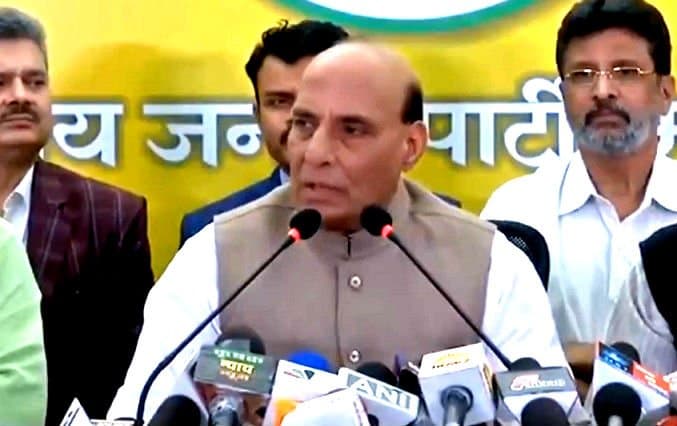 कांग्रेस ने किसानों का कर्ज माफी वादा कभी पूरा नहीं किया: राजनाथ सिंह