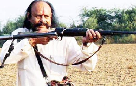 बीहड़ के ‘डकैत’ का खुला ऐलान, ‘बिना वेतन बॉर्डर पर भेजे सरकार, पाकिस्तान को धूल चटा दूंगा’