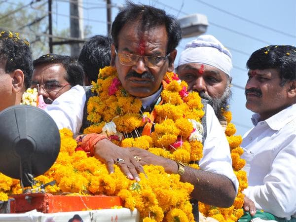 बाहरी मुद्दा: भाजपा सांसद पर पलटवार, पूर्व पार्षद ने निकाला यूपी कनेक्शन