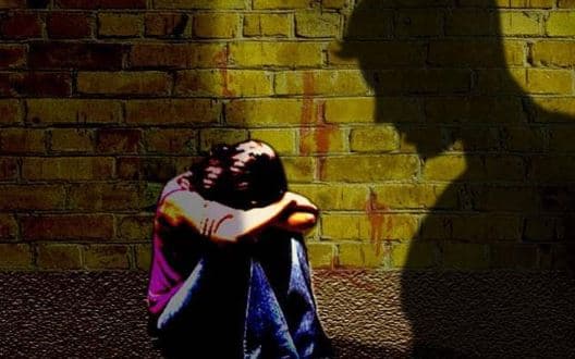 शादी का झांसा देकर किया दुष्कर्म, मामला दर्ज, आरोपी फरार