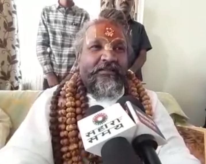 साध्वी प्रज्ञा के बारे में ये क्या कह गए कंप्यूटर बाबा, देखें वीडियो